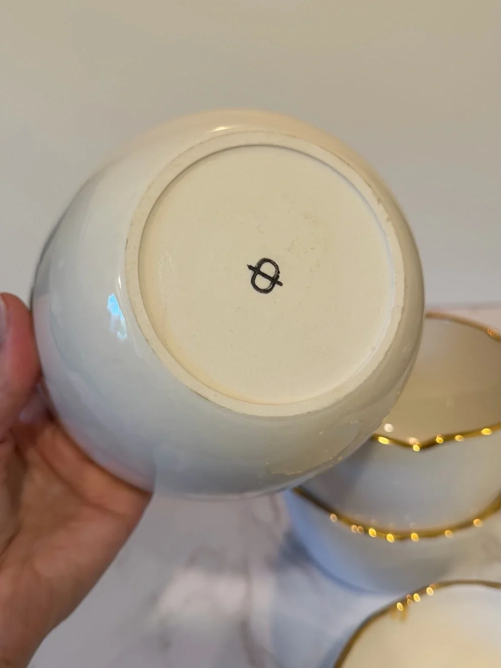 Set of 4 White Porcelain Bowls Gold Trim Organic Wavy Edge NWT